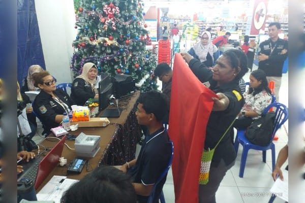 Malam Minggu Bersama Dukcapil Kota Jayapura dan Saga Mall Waena